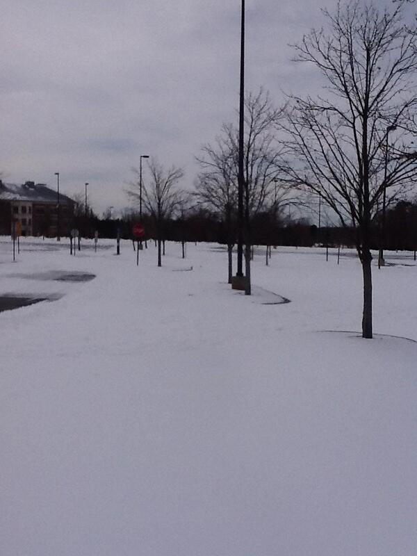 zoozanh55's tweet photo. لكَ الحمد والشكر يٓ الله  بِعدد جُزيئآت الثلج المُتساقِطه ❄ http://t.co/kBKsiq9Tel