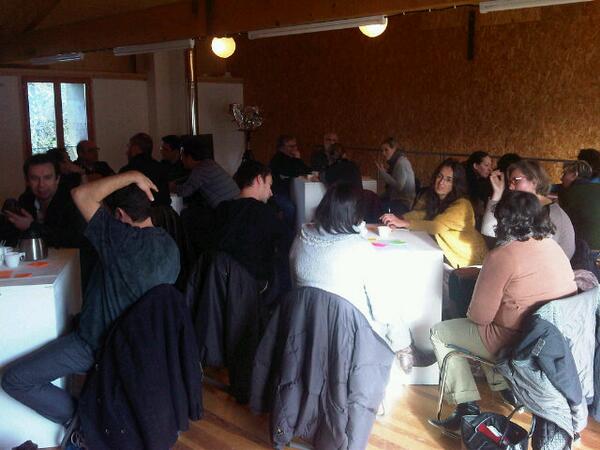 Atelier de construction collectif au tourne pour un espace de coworking en artolie