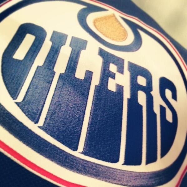 Tedjustinyu's tweet photo. Wowza... Great game thanks again Sang &amp; @he_calls_me_twinkie &amp; I guess @scrivens_30 #oilers #christmaspresent #re... http://t.co/838lh1u9ps