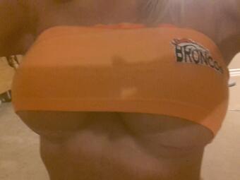 So in love with my custom superbowl outfit made by the amazing @CannaAngel ! Its perfect! I love it!<a href="/tag/titties4td"class="tags"><span>#titties4td</span></a>