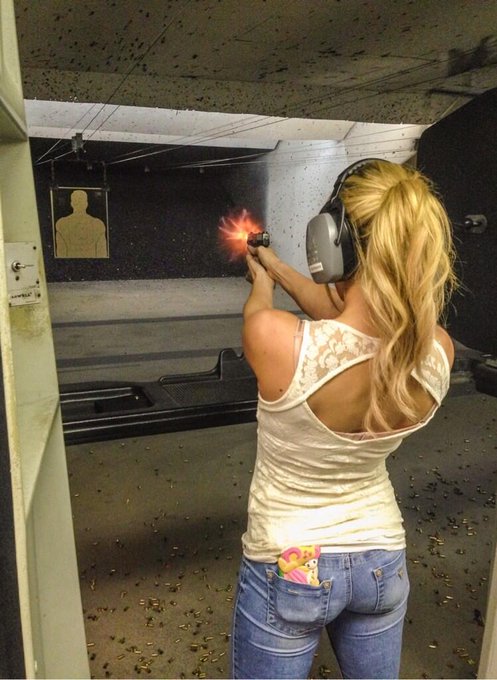 I'm very anti-violence but I believe every woman should know how to protect herself ?
 @AlexCapriola_MV