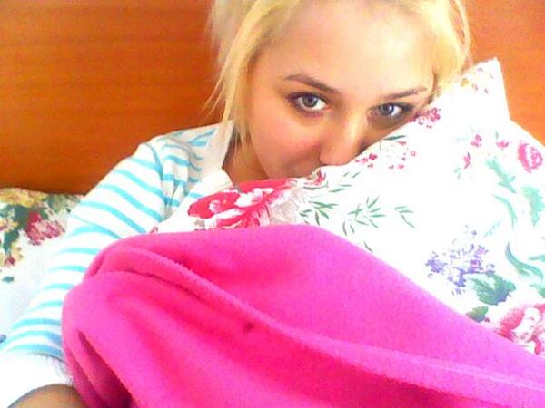 LBuragaite's tweet photo. a dormiir un ratiito;) http://t.co/pZmSQV5mrl