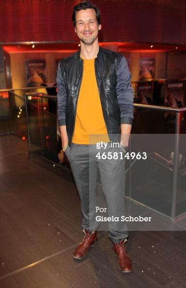 DilanEfron's tweet photo. :Os gusta el look? El amarillo al poder!!! #floriandavidfitz #zapatillasamarillas #estoesunaindirectaentodaregla http://t.co/R2XdZgx6rr””