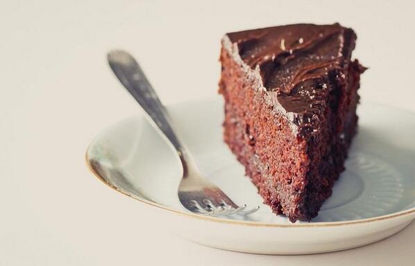 Chocolate_10ve's tweet photo. チョコ好きの為に作られた
チョコケーキ
 http://t.co/w5BOIZKJAK