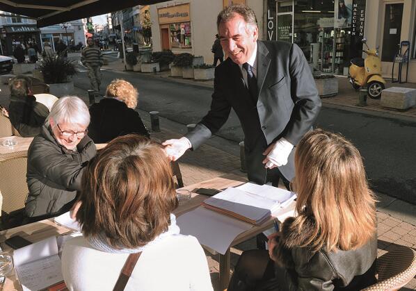 Valeurs's tweet photo. Municipales : #Bayrou, opération come-back >> http://t.co/0QrtswITI4, par @joseepochat http://t.co/cz83ImdrLX