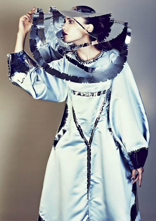 olga_mackenzie's tweet photo. Aviation is the inspiration for this dramatic futuristic fashion collection. Sarah E Buchanan
http://t.co/BxptRxfnKq http://t.co/2wZfJOldnP