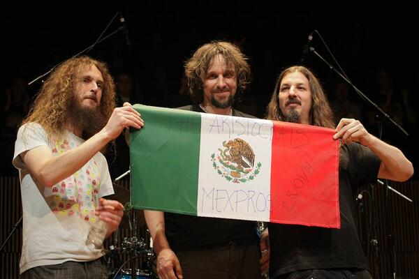 jonas_reyes's tweet image. &quot;@MEXPROG: #TheAristocratsMX #Mexprog #SoldOut  @acratsband @bryanbeller http://t.co/Als0amE0mT&quot;   ORGAAASMICO!!!