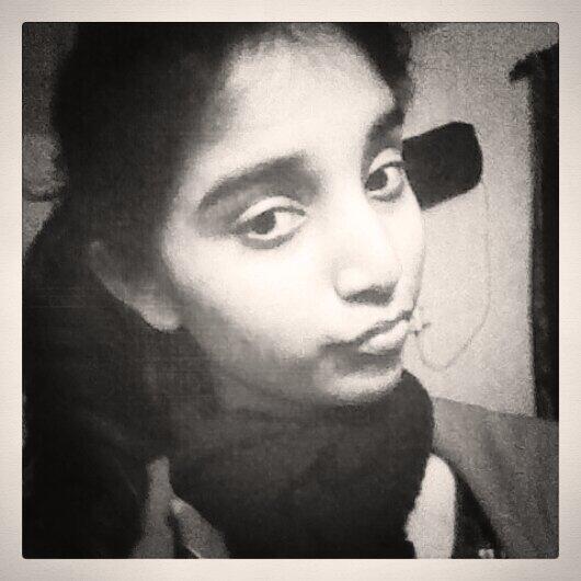 Raynanathan's tweet image. Me random selfies ...pout ......