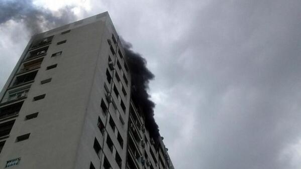 [AMPLIAMOS] Al menos seis heridos por una incendio en Floresta infob.ae/1daWw0O