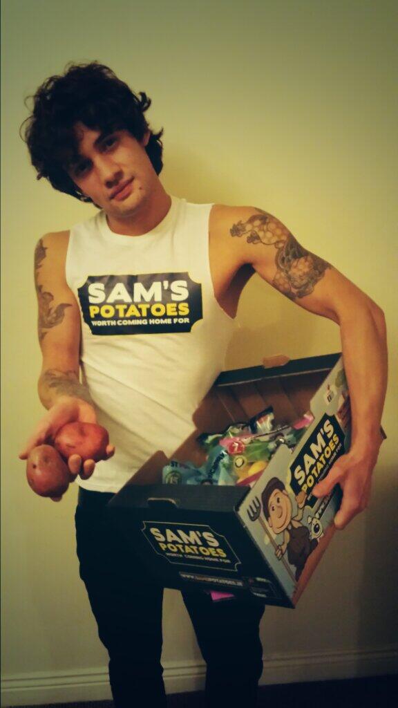 SamMarderTweets's tweet image. Looks like @SamsPotatoes have kitted me out with a pair of fine plump roosters! Thanks guys! #spudelicious #upgrade