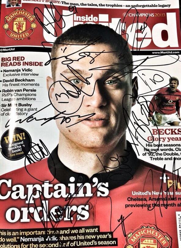 ManUtd's tweet photo. Congratulations to @sglenton, who has won a copy of the latest mag, covered in first-team signatures. #vidacomp #mufc http://t.co/UurPxyDwFu