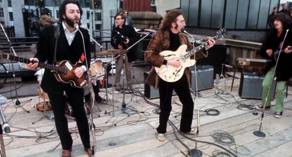 A3Noticias's tweet photo. Se cumplen 45 años del concierto de los Beatles en el tejado de los estudios Apple Records http://t.co/1p7agxWkkM http://t.co/e6J5ainBUx