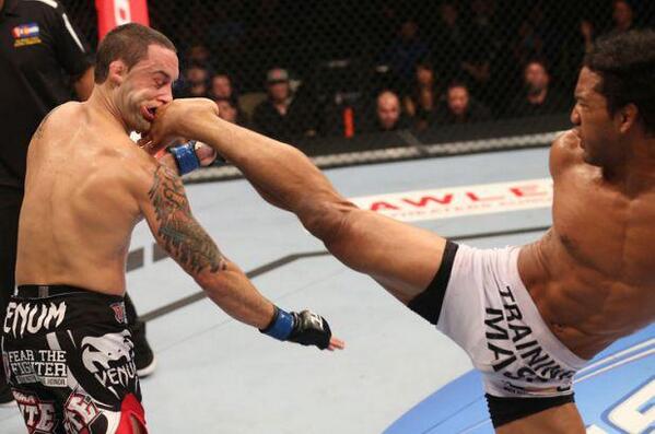 UFC_'s tweet photo. Benson Henderson and Frankie Edgar http://t.co/ZgNB6yruAB