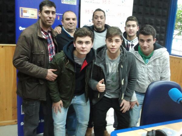 nachochito_7's tweet photo. Un placer haber estado en los estudios de la OID @SepulvedaJuanma!! @DavidPuesNose @Gomez_Pardo @fraansonseca http://t.co/ydV6fiGa7p
