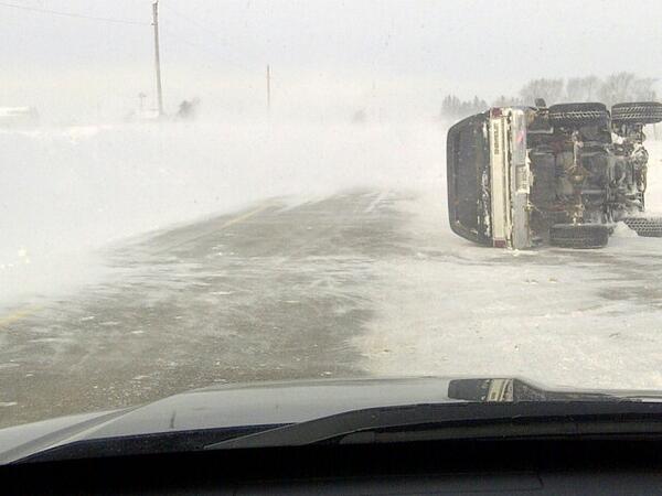 kenmcculloch9's tweet photo. Whiteout conditions on Bruce Rd 40. http://t.co/eJK0aD3PFI