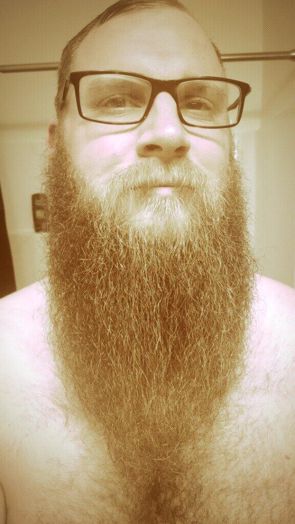 MikeChecksBeard's tweet photo. This is my beard...There are many like it but this one is mine http://t.co/9IsgzSaWT4