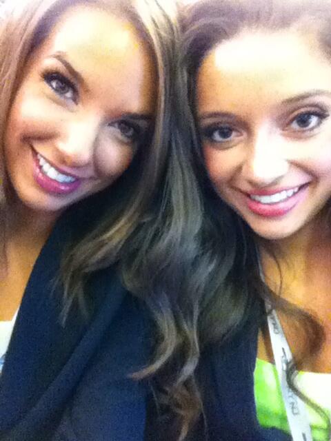 SeaGalAngela's tweet photo. Flying out!! #Super Bowl #ny #seagals #seahawks http://t.co/Omdk9neynC