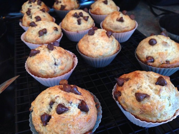 First mini cakes batch for the bistro :) http://t.co/wgGC2ThCBP<a href="/tag/comfy"class="tags"><span>#comfy</span></a><a href="/tag/onepiecepajamas"class="tags"><span>#onepiecepajamas</span></a>