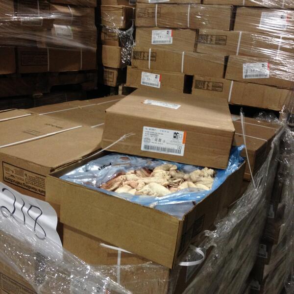 MDFoodBank's tweet photo. .@Holly_Poultry donated 32K lbs of chicken. Donations of protein are valuable since meat is high in nutrition. http://t.co/Nykkiwoo5Q