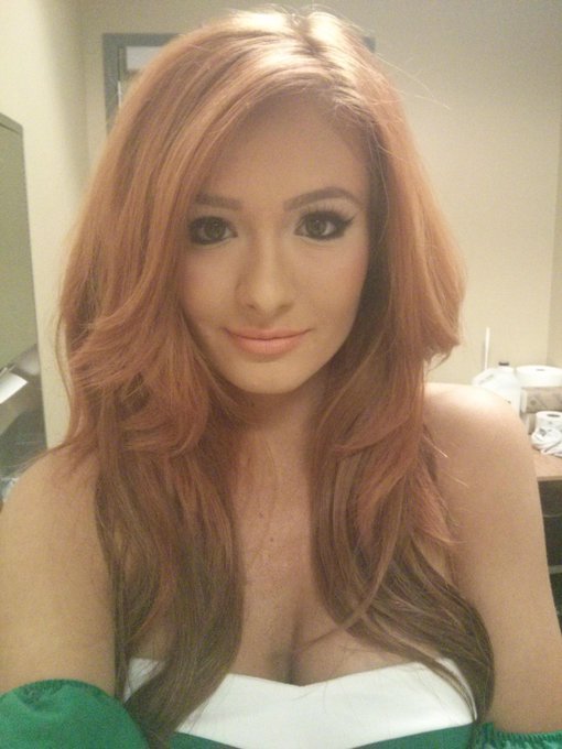 Watch Scarlett Bordeaux's leaked NSFW photo on TwXstars