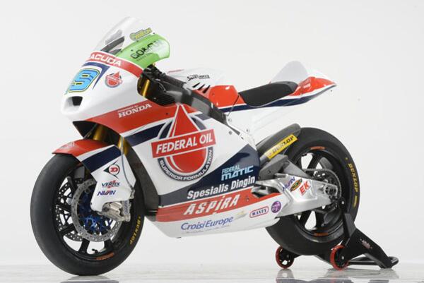xaviersimeon10's tweet photo. 😍😍😍“@Zelos_sports: Les couleurs de la nouvelle Suter de @xavsim19 @GresiniRacing #zelos http://t.co/G2XmoNJsgm”