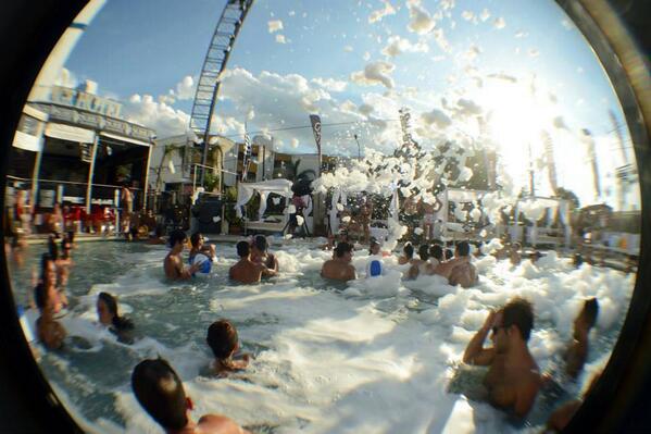 JeySkool's tweet photo. Mañana viernes Diego Ro-k, Leo Sayon @AudioBull, @MARCEDELBOCA y @JeySkool de #poolparty aquí mismo @SohoVillageVCP. http://t.co/cqO7HBmY4a