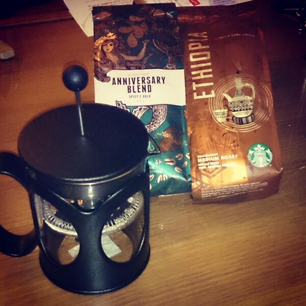 FtnDimitri's tweet photo. Barista : it's okay.  Next step : Coffee master ! Go big or go home ! #Starbucks http://t.co/8e4S7oiigd