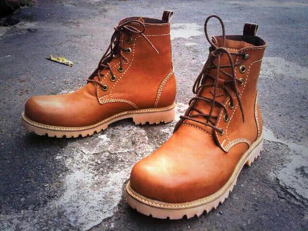Byboot brown leather material 450k grab it fast guys