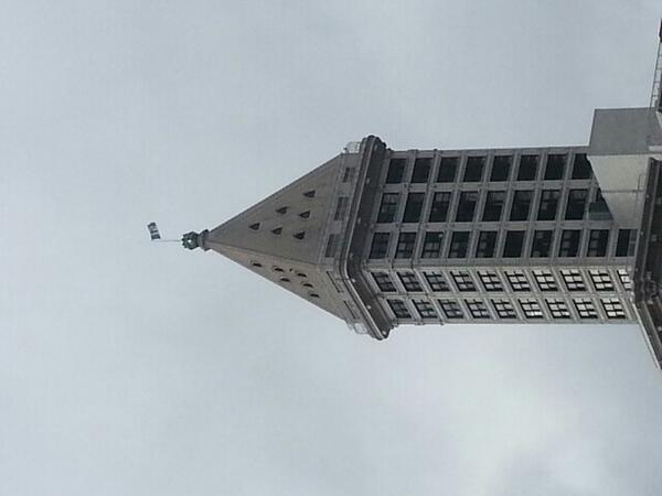 F_Nizzle25's tweet photo. #WalkAndTweetExperiment #12thManLoudAndProud #WhosGonnaWin #Seahawks http://t.co/rYupHwR6lN