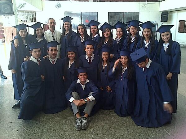 linasantos04's tweet photo. Prom 13 http://t.co/XPnTALUek8