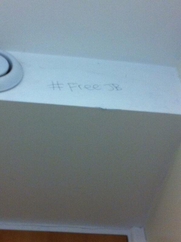 katharine_hall's tweet image. saw this is the toilets earlier, really don't know whether to laugh or cry... #FreeJB 😂