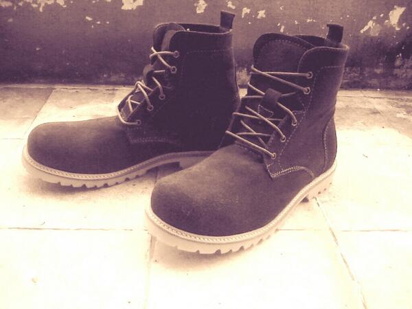 Brown suede material only 450k limited