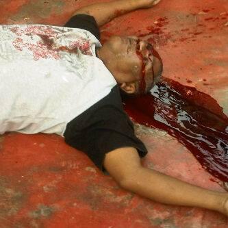 Eldocror30EL's tweet photo. matan un hombre de 1 disparo, en el pueblo de la victoria di que por una pote d romo http://t.co/UaOgypv6HZ