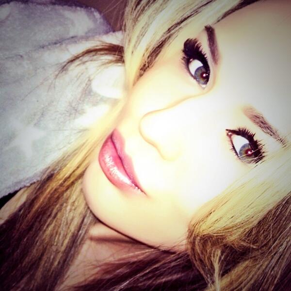 shirleywrightx's tweet photo. Blond rnt I http://t.co/tgE6Cxz2Vg