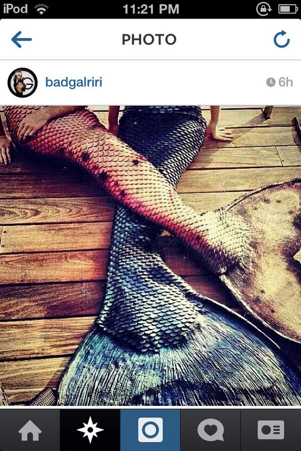 UpdatesML's tweet image. The fact that Rihanna posted this as HER throwback thursday though......