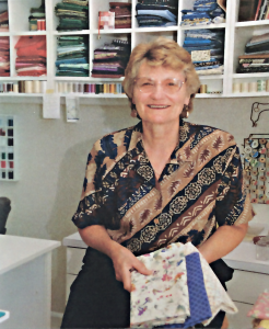 AQuiltForever's tweet image. Guest Instructor Sandi Miller - aquiltforever.com/?p=607 #AQuiltForever #ClassesAndWorkshops