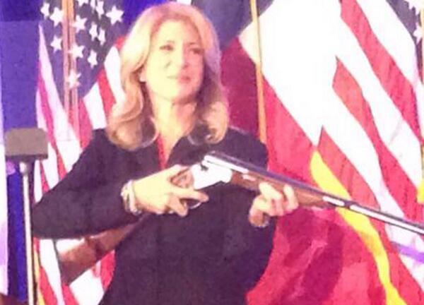 Is Wendy Davis pulling an Elizabeth Warren with family-defense and press-control? 