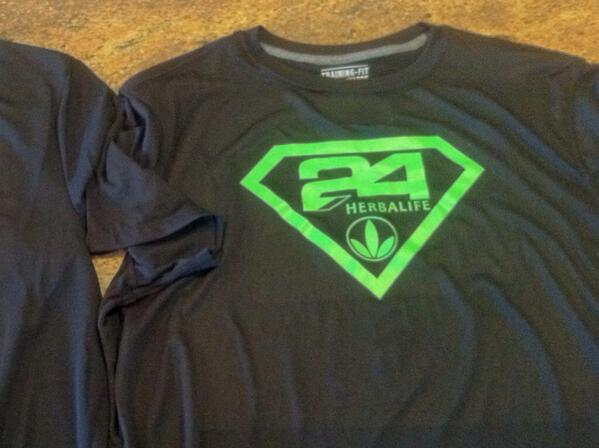jpherbal24's tweet photo. @dave35price we have the coolest jerseys in the league! Triangle offense bro! We need you to fill the Rodman roll http://t.co/55QVtIYKcC