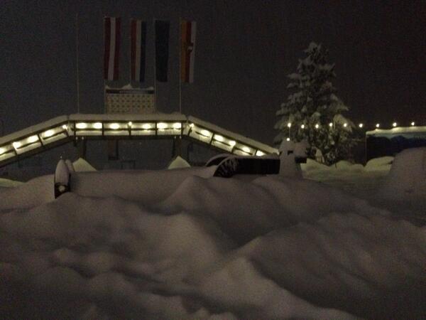 Doreleijers's tweet photo. Weissensee onder een dik pak sneeuw. Alternatieve Elfstedentocht Weissensee is helaas afgelast. #AEW14 http://t.co/BMx6TgB88o