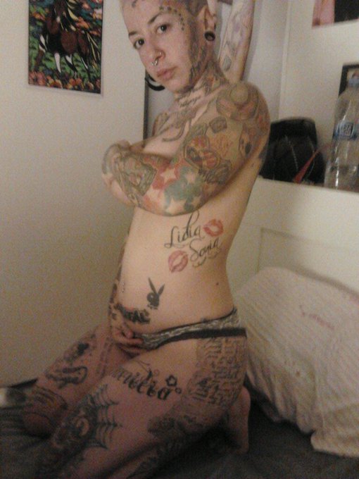 Buenos dias!! Primera fotito de mi barriguita :) http://t.co/5SV4qW3kwp