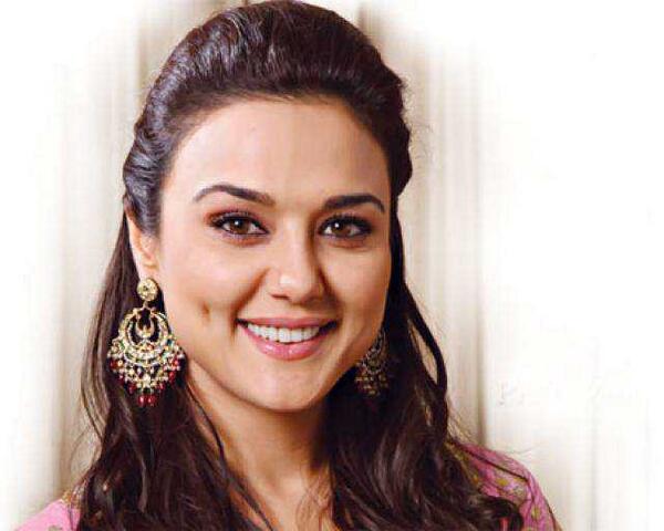 FansPREITYZINTA's tweet photo. #HappyBirthdayPreityZinta @realpreityzinta the most beautiful woman with dimples! http://t.co/cygbERfAX9