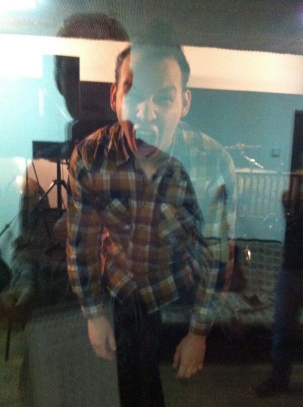 Вчера попробовал покачать головой скримить гроулить да еще и петь)))последствия не очень приятные 😒все из за тебя Арт