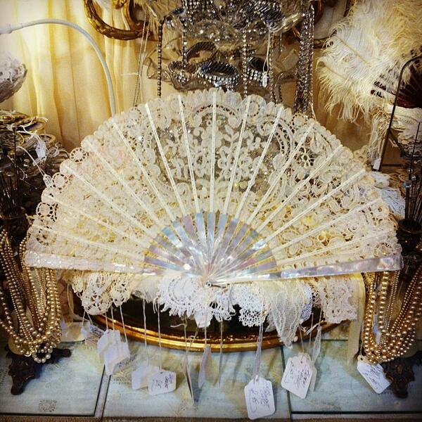 Sheelin Lace London tweet media