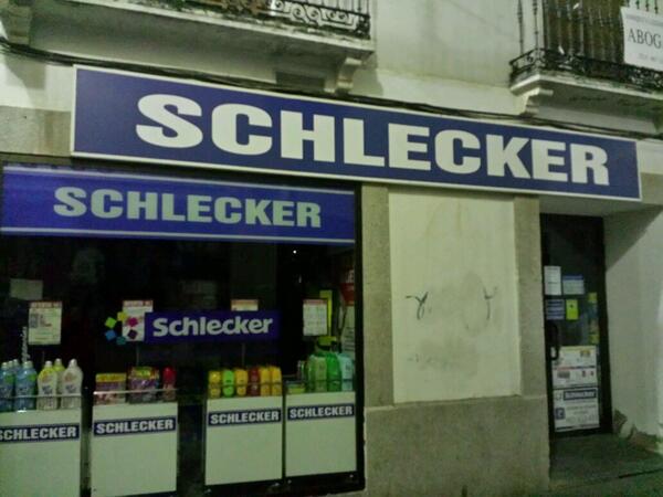 Jesus_Arenas_'s tweet photo. Venga va en serio. ¿Alguien pronuncia bien el nombre de este supermercado? A parte de Rajoy digo... http://t.co/UHZuT7UmEJ