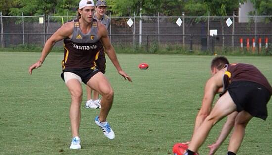 andrewlambart's tweet photo. @Ryan_Schoey @matthewsuckling Who is that good looking bloke out the back #lionroar #niceposition http://t.co/TlRwX3fxQG