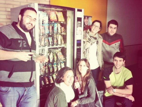 Mari_1907's tweet photo. Xq con vosotros estos 7 meses no han sido tan dificiles.Un placer mires-ciencioteca! #LoVamosAPetar #suerte #2MIR14 http://t.co/w2rHNwmItL