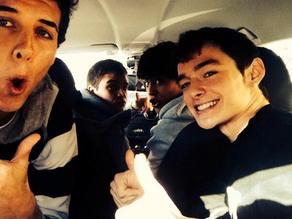 marquette1393's tweet photo. @jaimethm + @julenfreestyle + @dieweed69 = perross hacia Getxo http://t.co/ARPeRQNYVD