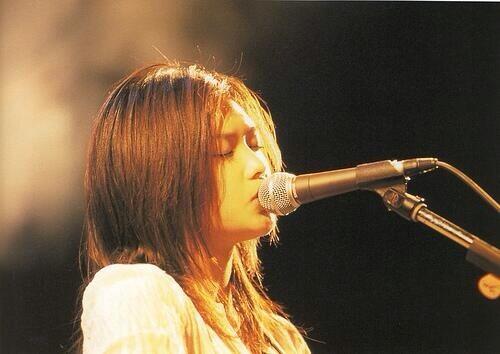 yui_flowerflow1's tweet photo. 友達がYUI��い曲多いなって言ってくれた！
これはうれしー http://t.co/ViVIOdtmGs
