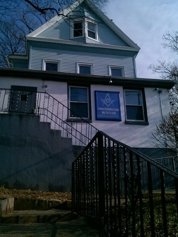 granlogia's tweet photo. Frontis de un Templo Masonico de los Prince Hill de la ciudad de Yonker, Estado de New York. USA. Foto F-news 2014 http://t.co/xAwhl2TdYs