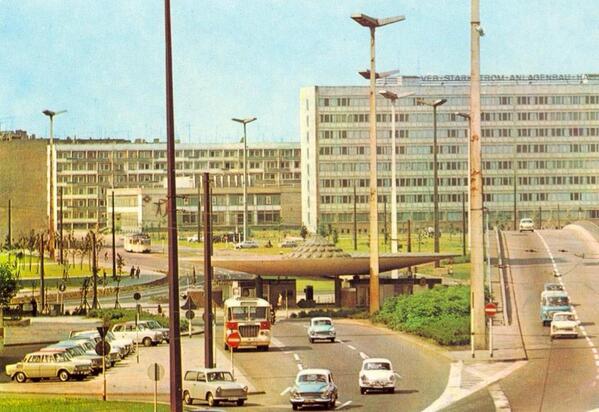 thorip65's tweet photo. Der Riebeckplatz Anfang der 70er Jahre. http://t.co/QMfx715nZL